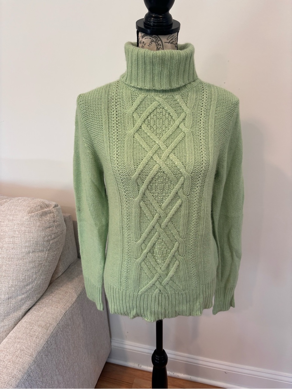 Vintage J.Crew Cambridge Cable-Knit Turtleneck Sweater in pistachio green sz M
